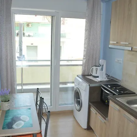 Katerina's Sea View דירה